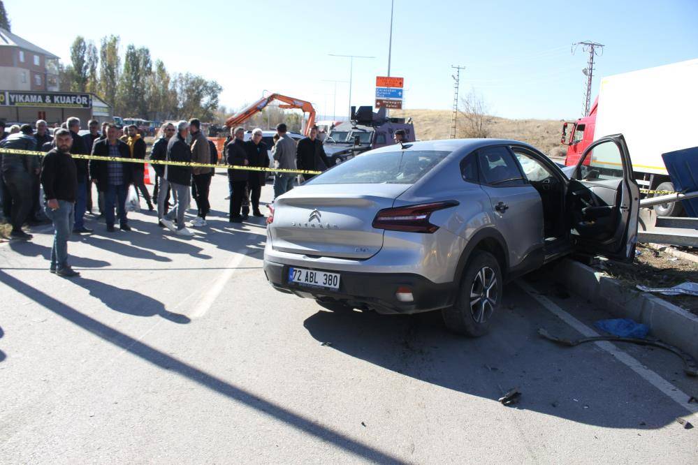 Biri Konya plakalı iki otomobil çarpıştı: 1 ölü, 1 yaralı 2